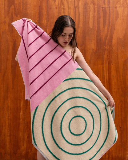 Petra Towel: Hand Towel