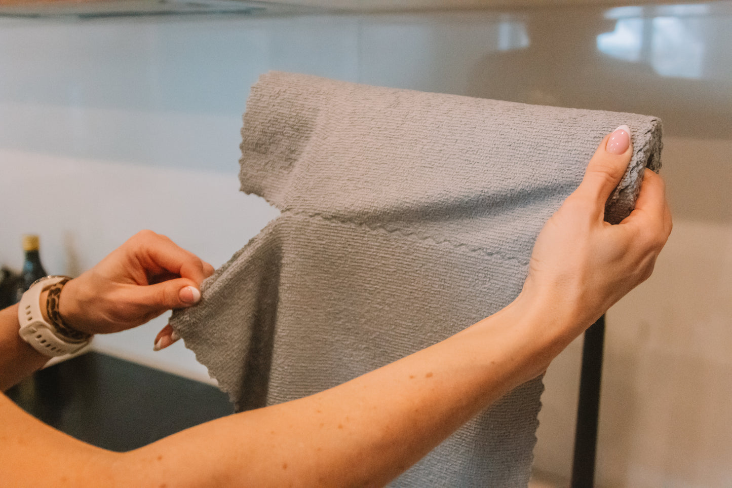 Tear-off microfiber towels on a roll, 50 pcs 30x30cm